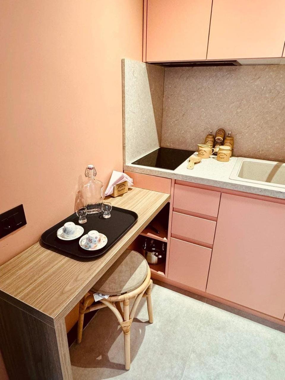 Kitchen or kitchenette, Dining area, Breakfast, stove, kitchen
