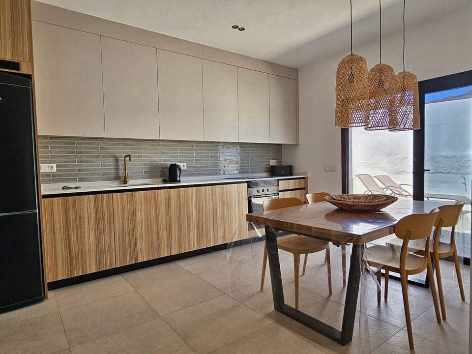 Kitchen or kitchenette, Dining area, dishwasher, oven, stove
