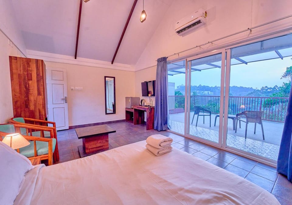 Bed, TV and multimedia, View (from property/room), Balcony/Terrace, Bedroom, air conditioner