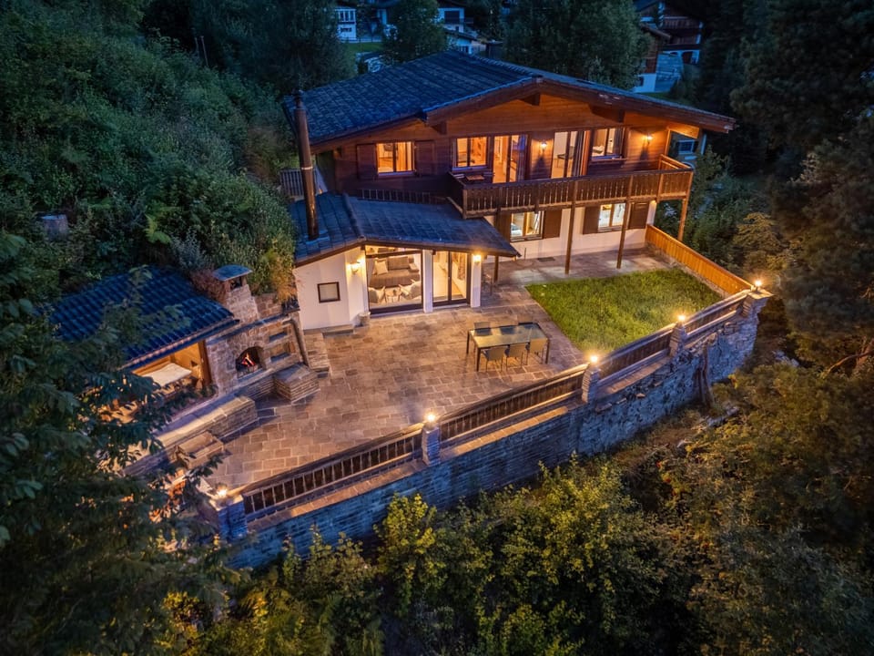 Property building, Night, Natural landscape, Balcony/Terrace, Garden view