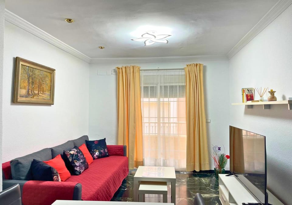 TV and multimedia, Living room, Seating area, Dining area