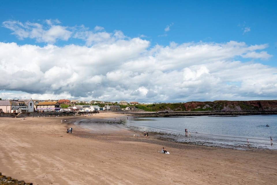 Historic 2BD Maisonette in Coastal Eyemouth Apartment in Scotland