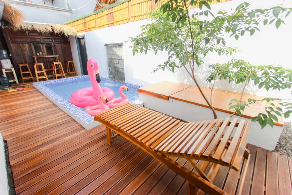 Patio, Day, Garden, View (from property/room), Balcony/Terrace, Living room, Seating area, Dining area, Garden view