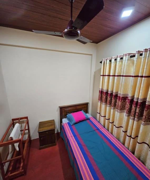 Lovely 4 bedroom top floor home in Kokkuvil East Apartment in Sri Lanka