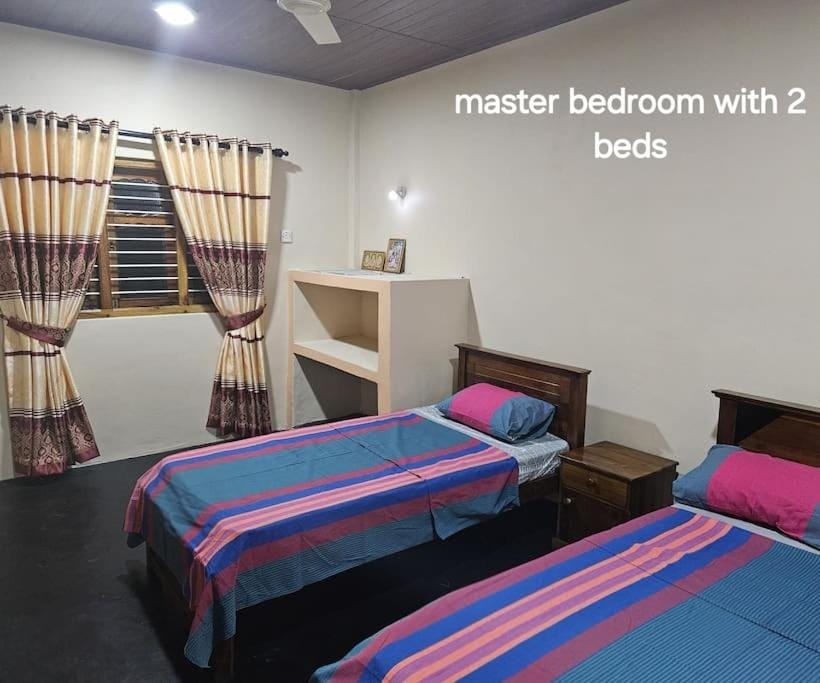 Lovely 4 bedroom top floor home in Kokkuvil East Apartment in Sri Lanka