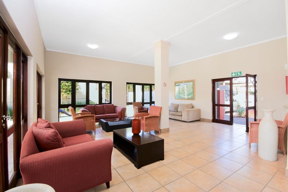 Modern One-Bedroom Flat in Fourways - Ideal for Professionals Apartment in Sandton