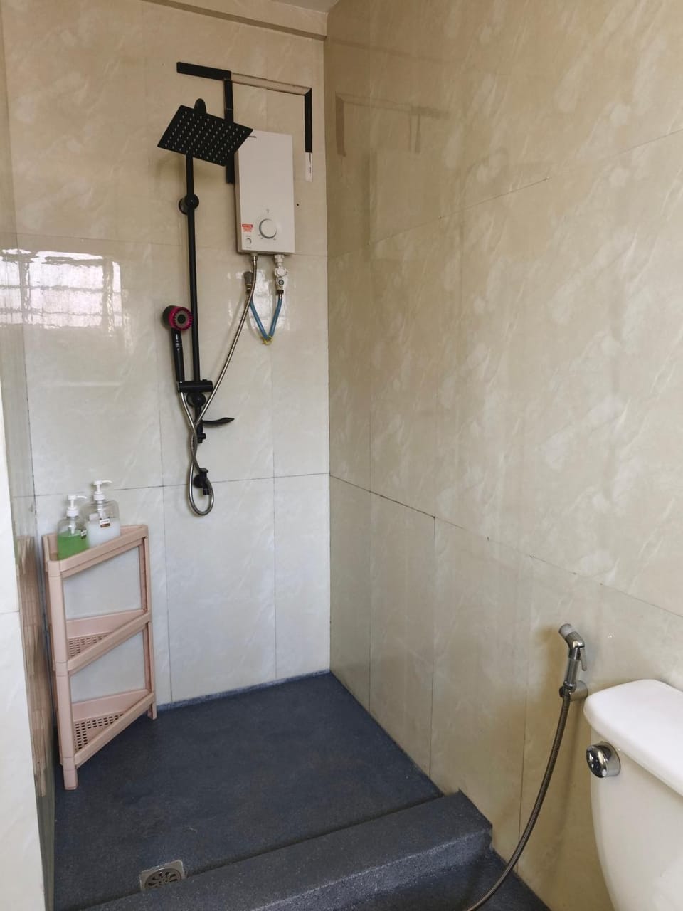 Luna 3BR Suites Sleeps 6 Near Imago Mall KK Center Apartment in Kota Kinabalu