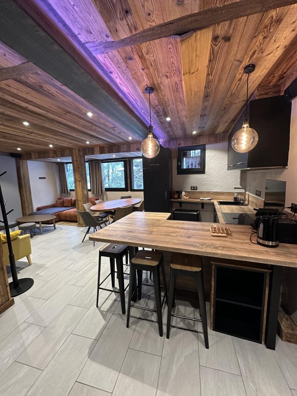 TV and multimedia, Kitchen or kitchenette