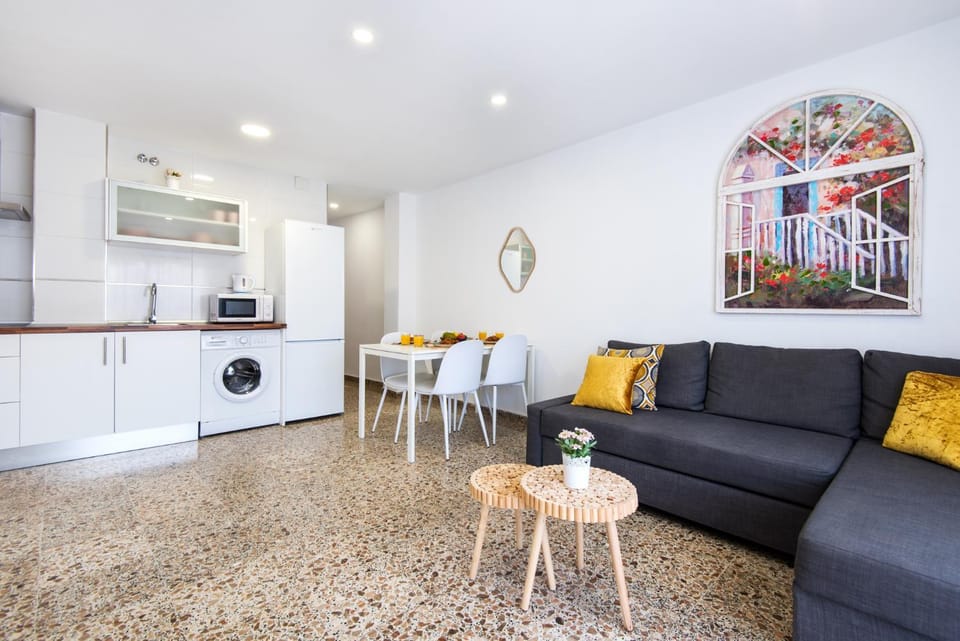 Living room, stove, toaster, washing machine