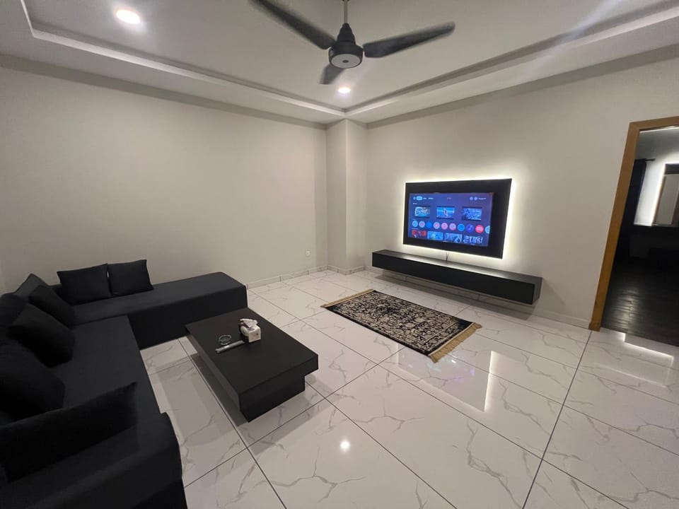 The Shadow - Cozy 1BHK - Self Check In Apartment in Islamabad