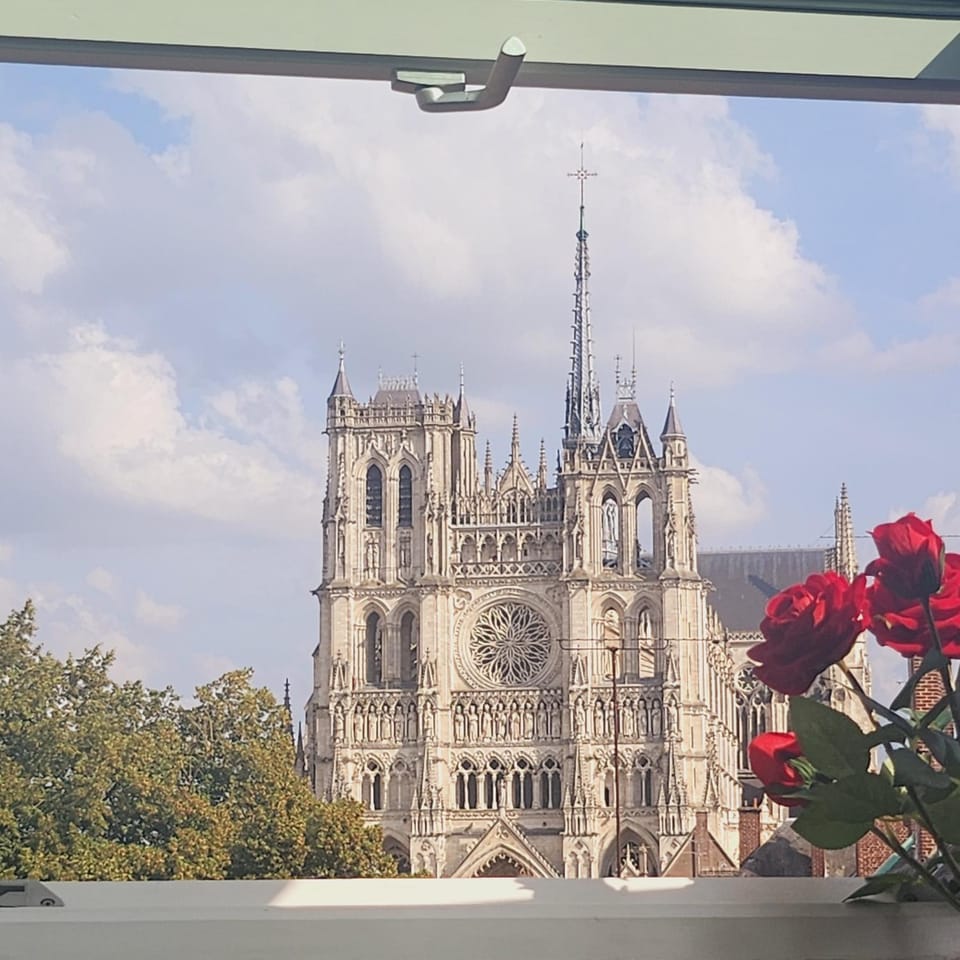Nearby landmark, View (from property/room), City view, Landmark view