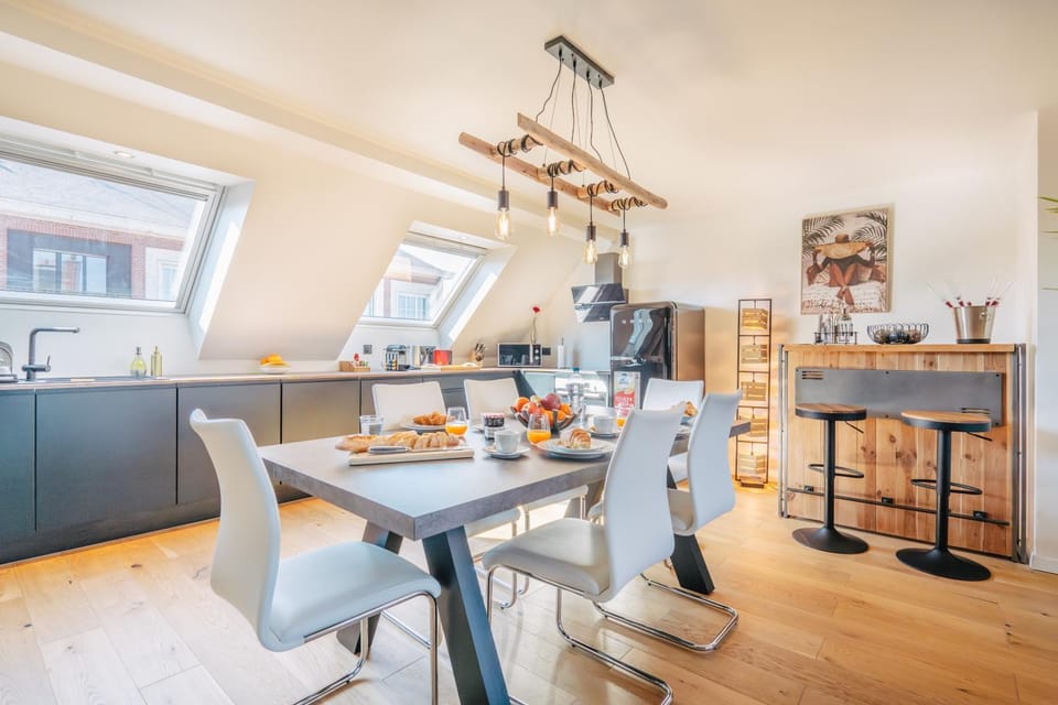 Coffee/tea facilities, Lounge or bar, Dining area, dishwasher, internet, microwave, oven, toaster, washing machine, kitchen