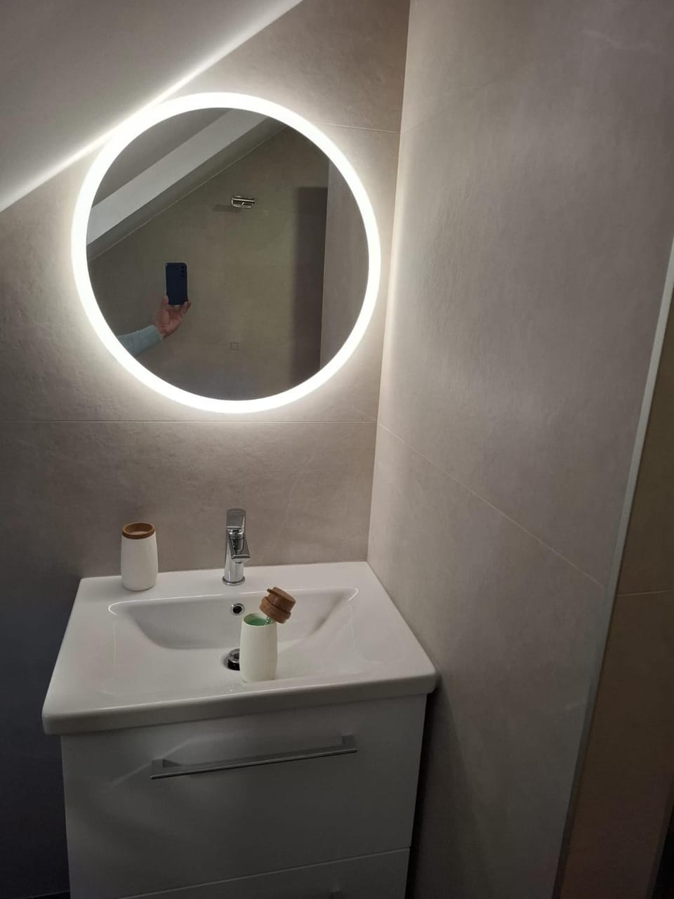 Shower, Toilet