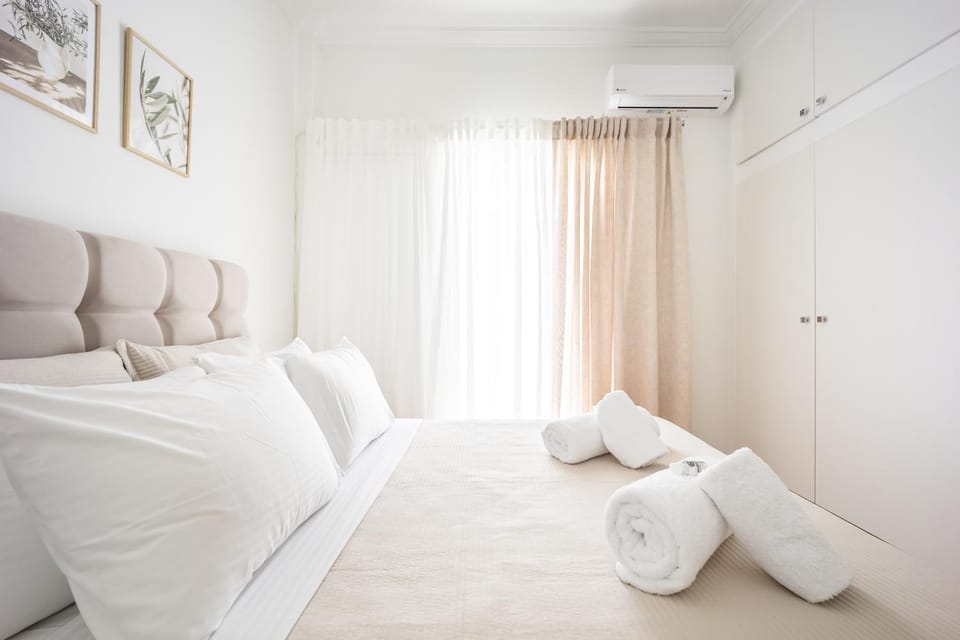 Upper House Apartment in Athens