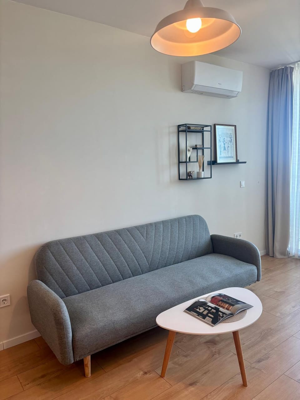Living room, Seating area, air conditioner