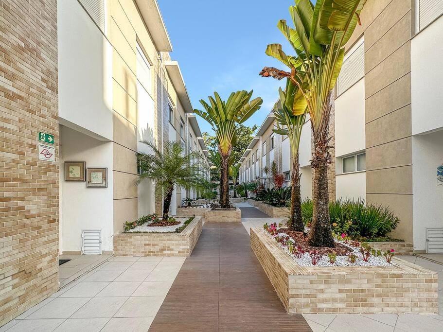 Property building, Day, Garden