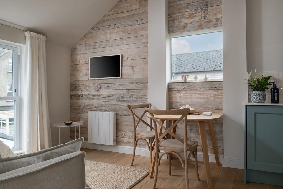 TV and multimedia, Living room, Seating area, Dining area, internet