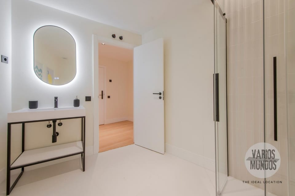Shower, Bathroom, towels