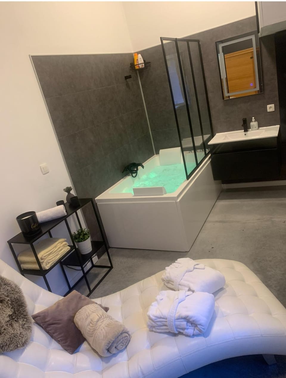Hot Tub, Sauna, Spa and wellness centre/facilities