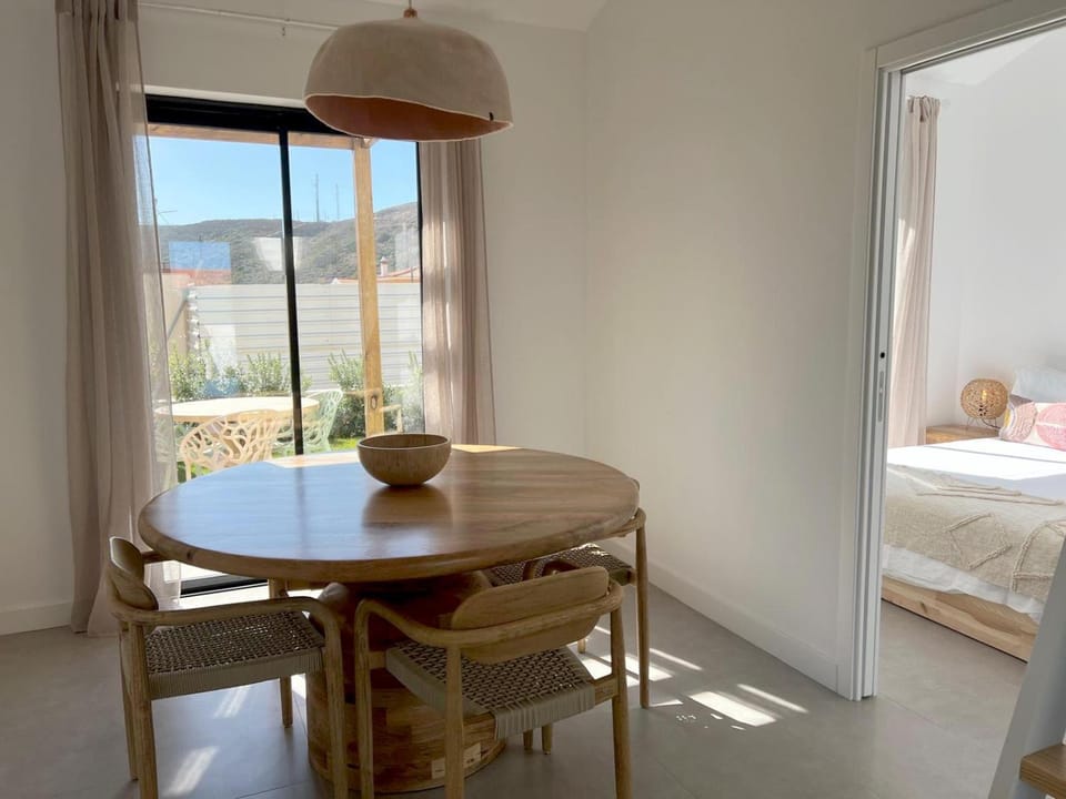 Seating area, Dining area, Bedroom