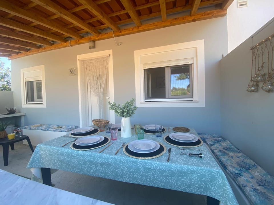 Patio, Dining area