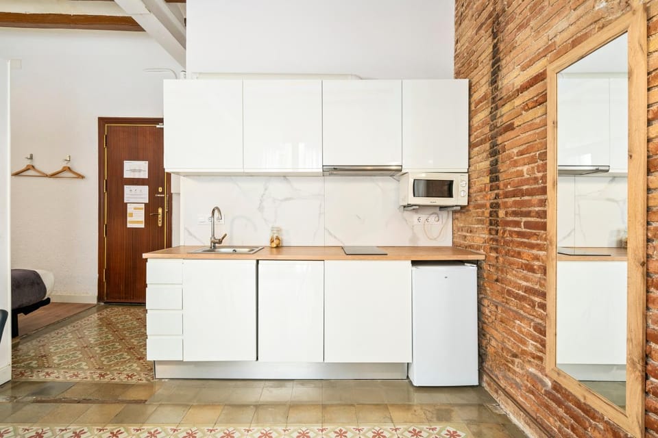 Kitchen or kitchenette