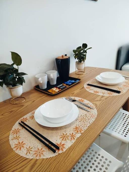 Cozy Haven Superior Studio Free Private Parking Netflix Apartment in Petaling Jaya