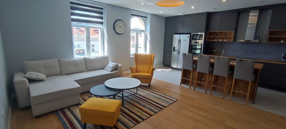 Kitchen or kitchenette, Living room, Seating area