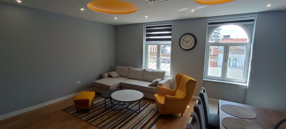 Bed, Living room, Photo of the whole room, Seating area
