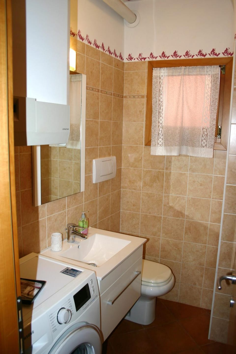 Toilet, Day, Bathroom