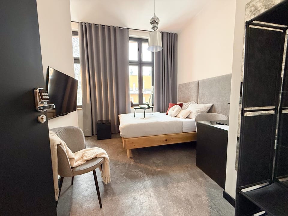 Bed, Photo of the whole room