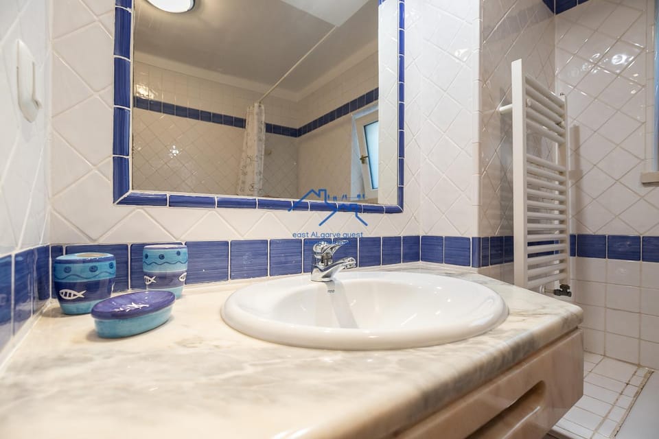 Shower, Bathroom, Bath, towels