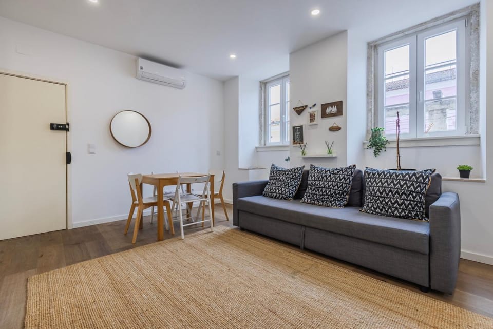 Living room, Seating area, Dining area, air conditioner