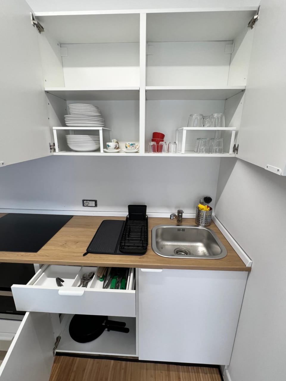 Kitchen or kitchenette, stove