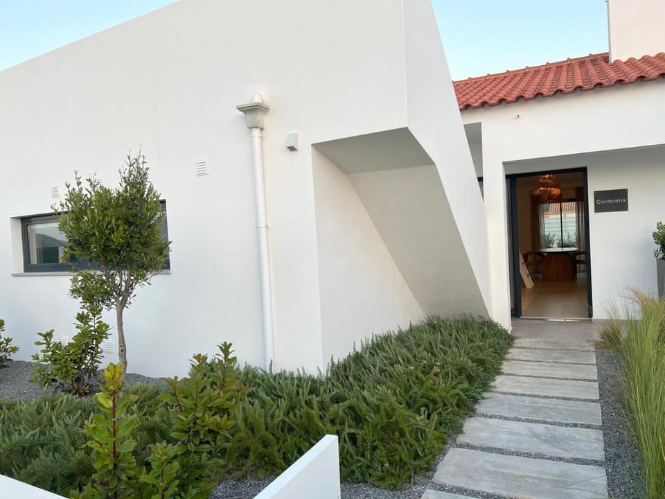 Property building, Facade/entrance, Spring, Garden, Garden view