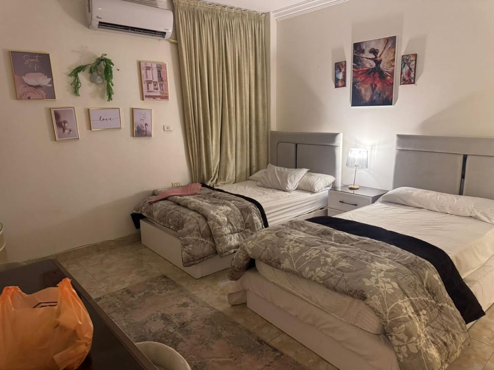Bed, Photo of the whole room, Bedroom, air conditioner
