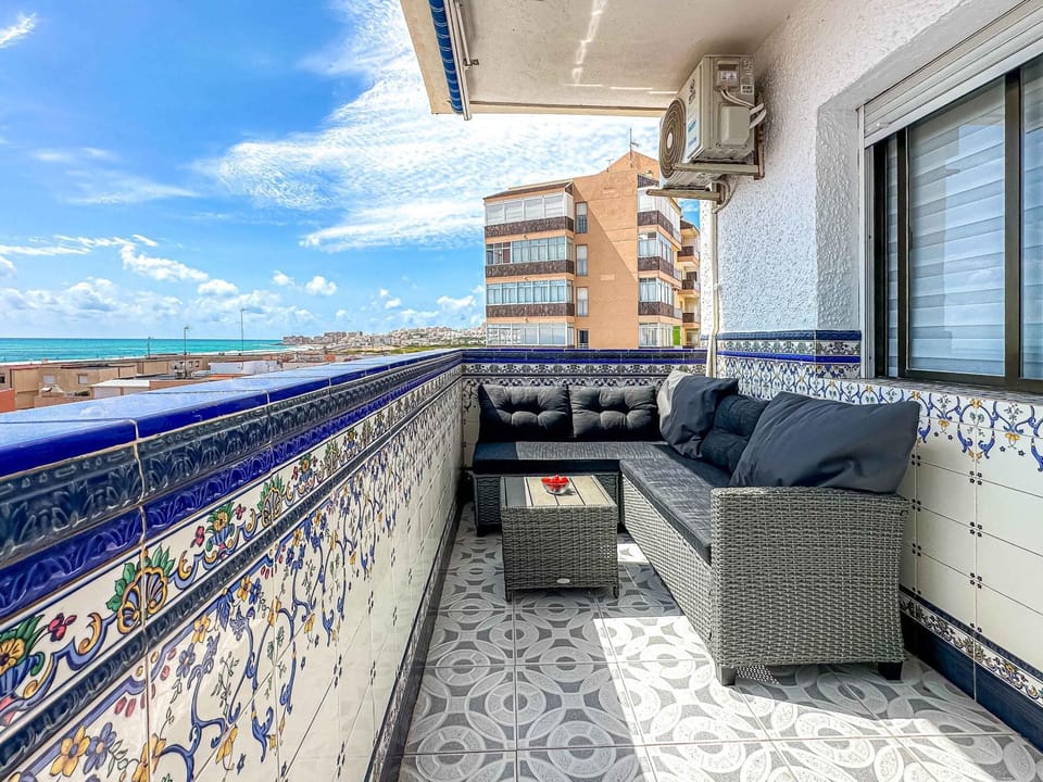 View (from property/room), Balcony/Terrace, Balcony/Terrace, Seating area, Sea view