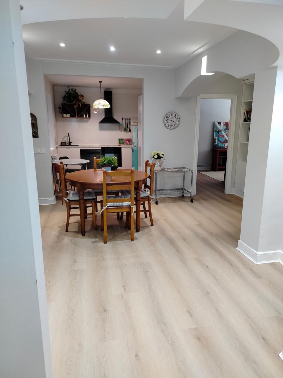 Seating area, Dining area