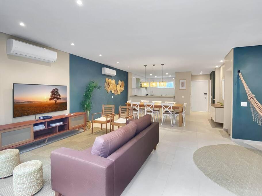 TV and multimedia, Kitchen or kitchenette, Seating area, Dining area, air conditioner