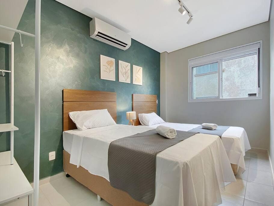 Bed, Photo of the whole room, Bedroom, air conditioner