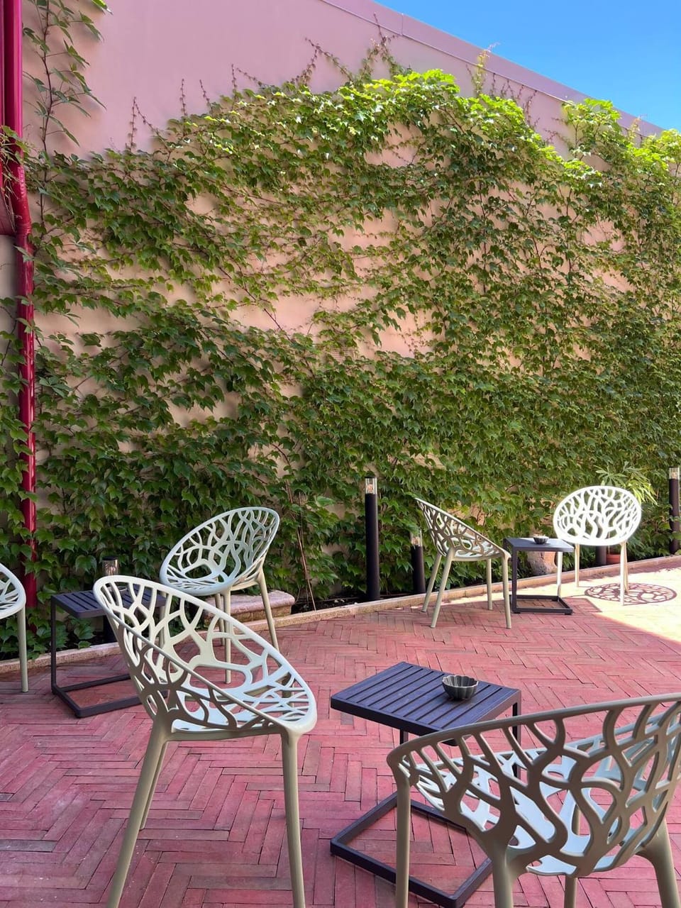 Patio, Day, Balcony/Terrace