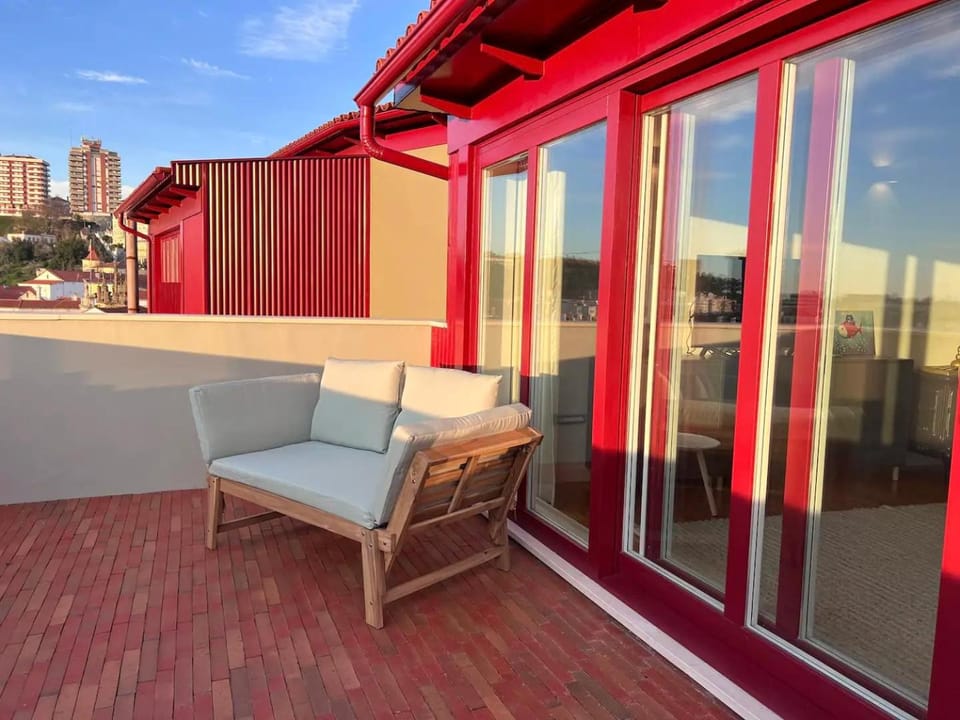 Property building, Patio, Day, Balcony/Terrace, City view