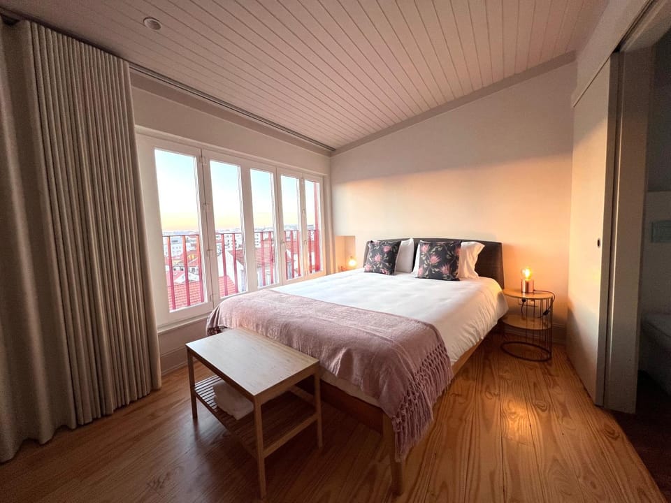 Bed, Bedroom, City view