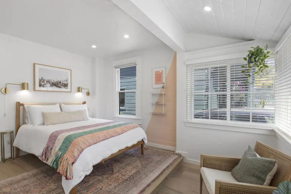 5BD Home with outdoor space in Little Italy House in San Diego