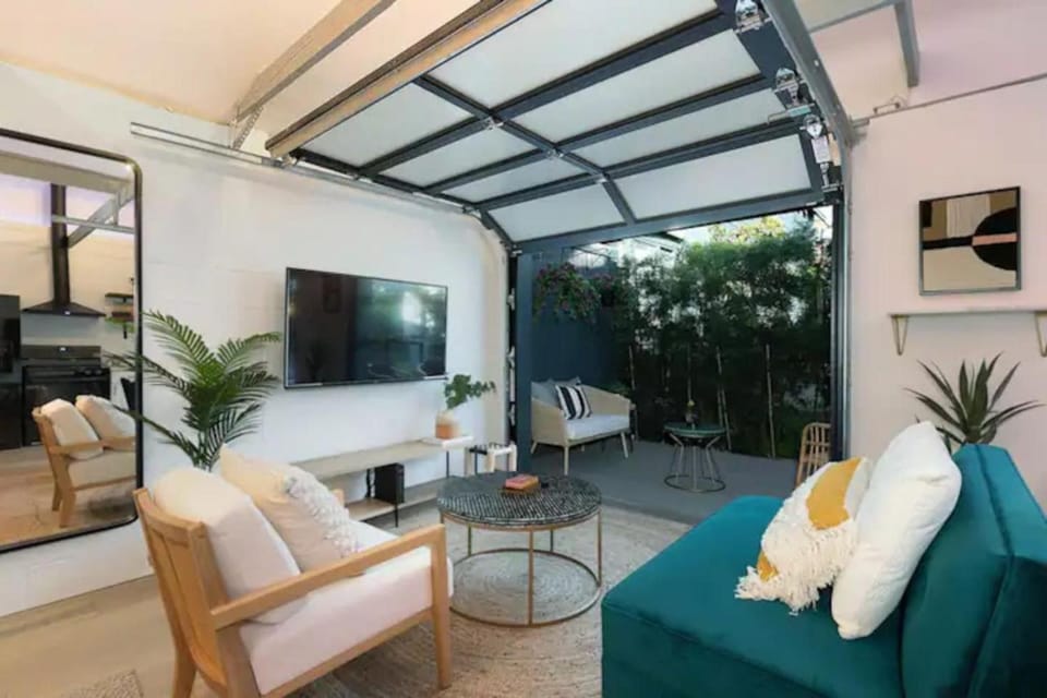 Quaint Studio for 2 in the Heart of Little Italy House in San Diego
