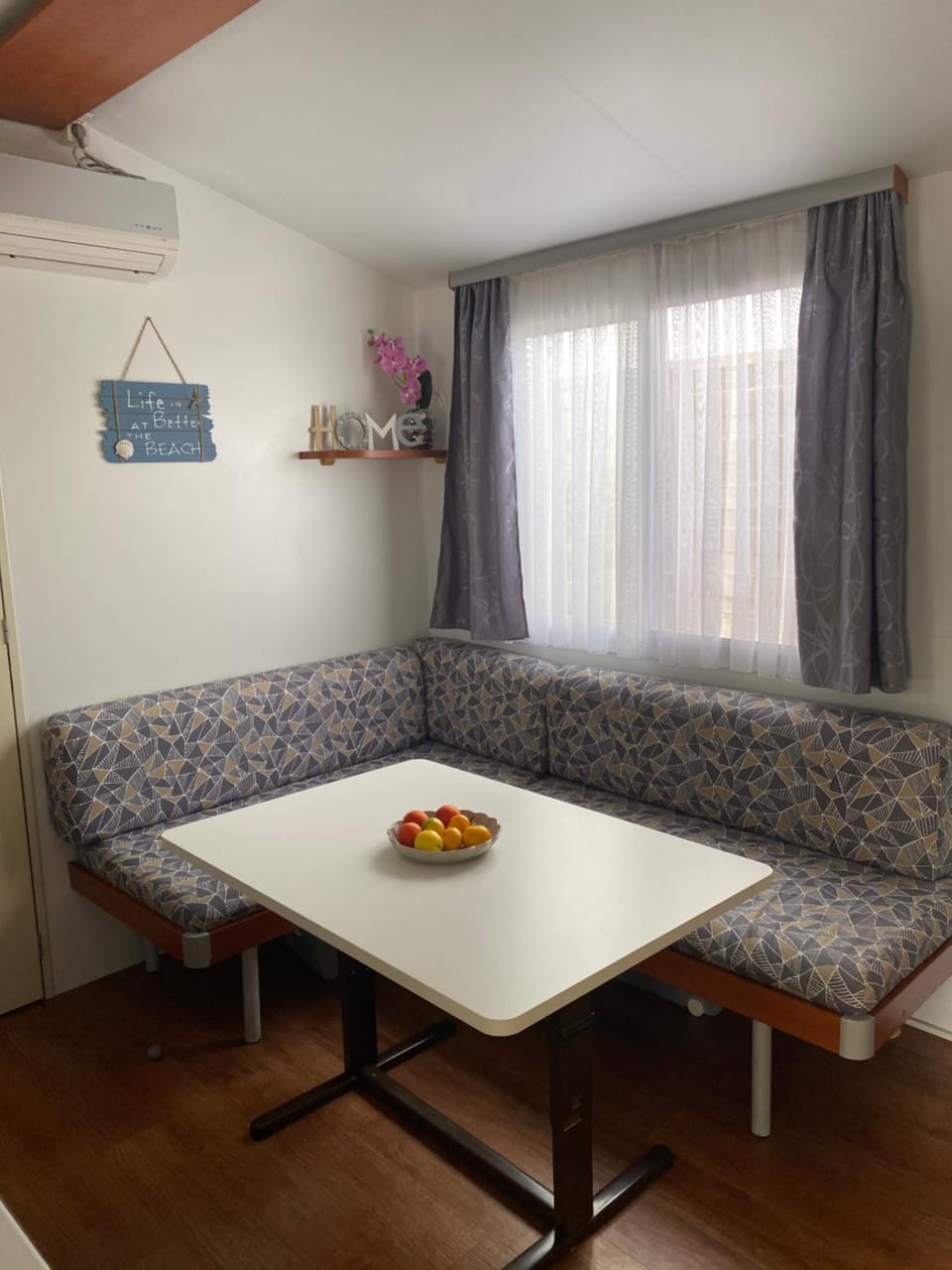 Communal lounge/ TV room, Dining area, Bedroom, Communal kitchen, Food, Food