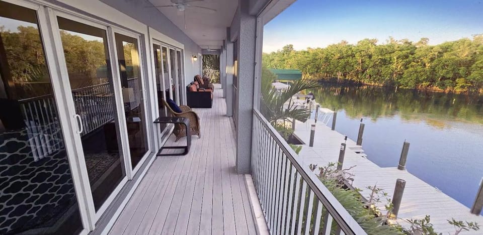 View (from property/room), View (from property/room), Balcony/Terrace, Balcony/Terrace, Lake view, Lake view, River view, River view, Sea view, Sea view