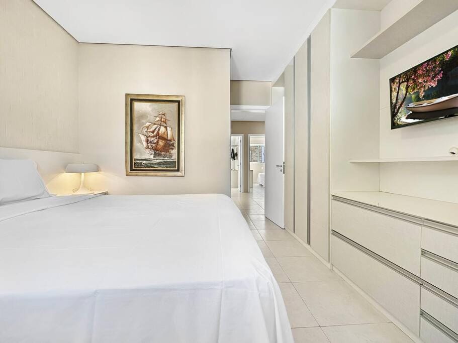 Bed, Photo of the whole room, Bedroom, wardrobe