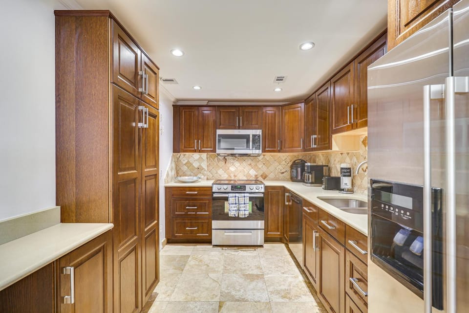 Hollywood Condo w/ Beach Access - Walk to Shore! House in Hollywood Beach