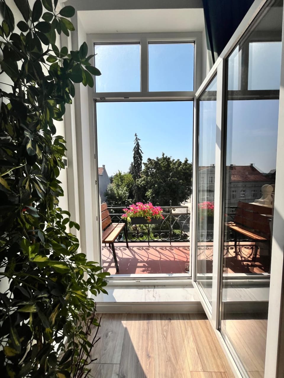 View (from property/room), Balcony/Terrace